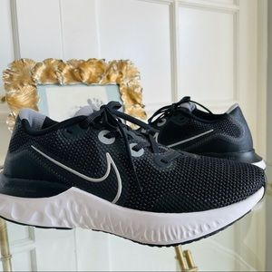 NEW!!! - Nike Renew Run , Running Shoe MEN'S SZ 12